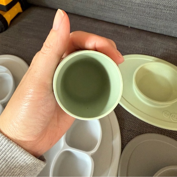 GUC EZPZ Mini Mats, Mini Bowls, and Small Cup - Picture 4 of 6